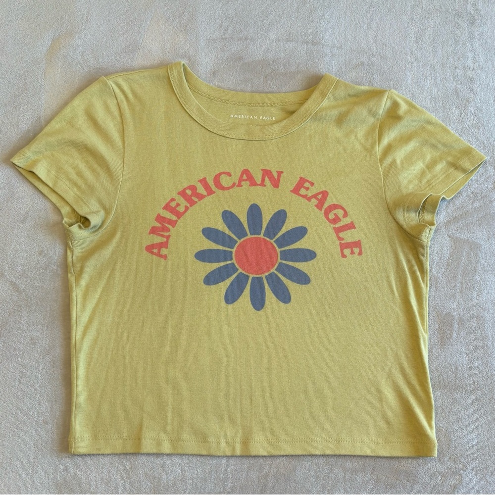 American Eagle Outfitters Yellow Daisy Graphic Cropped Tee